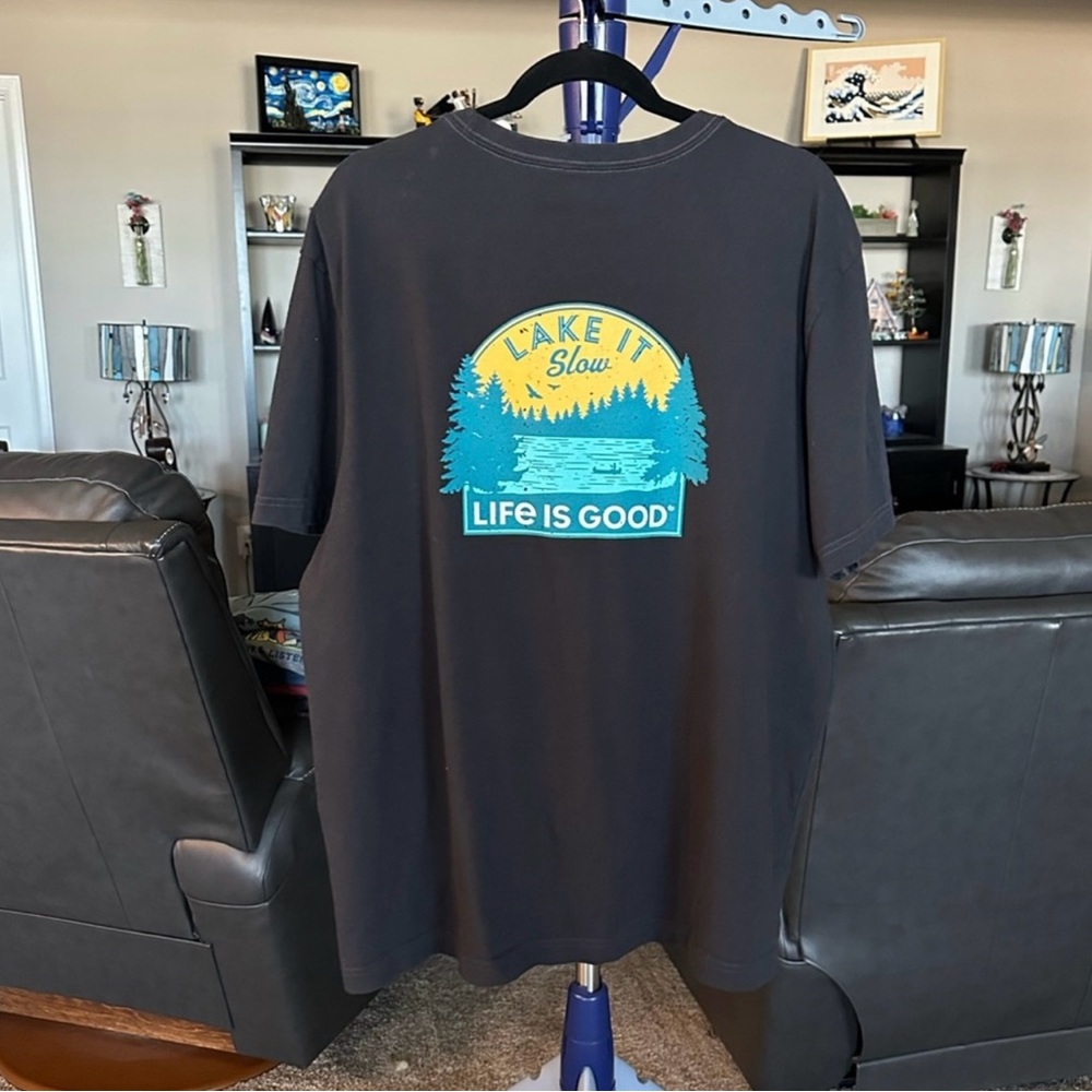 Life is Good NWOT short sleeve that says Lake it
Slow. Size XL